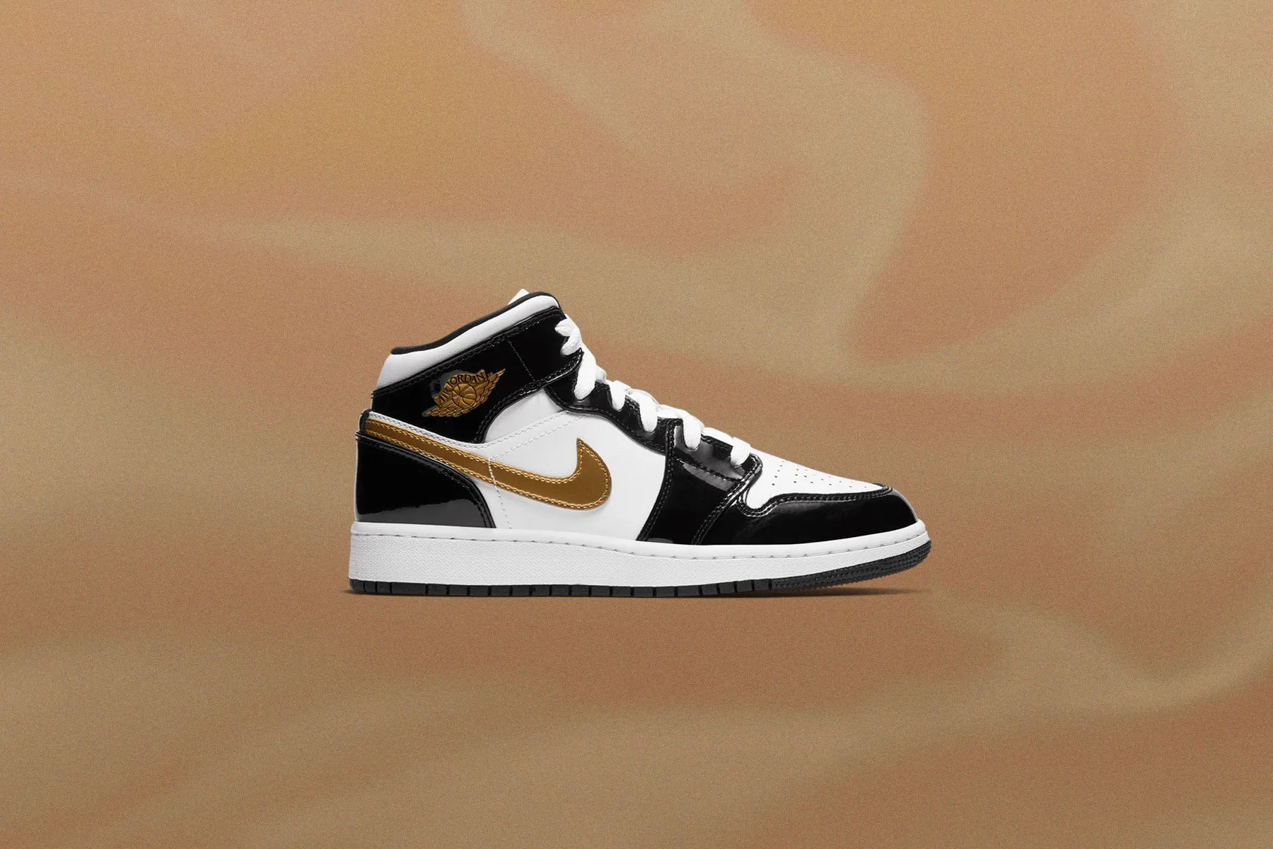 Air Jordan 1 Mid SE (GS) 'Black Gold' - Black/Metallic Gold/White