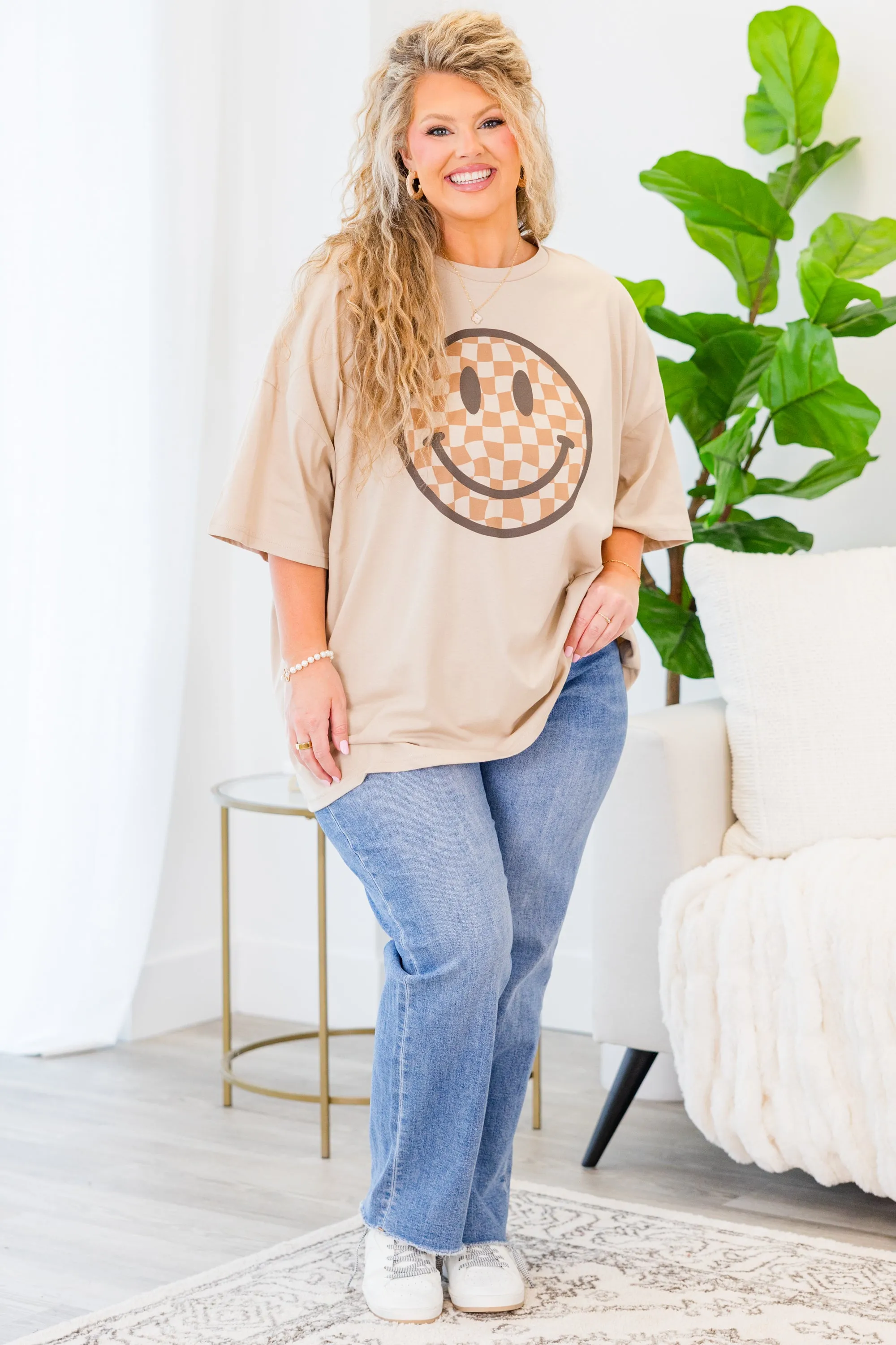 Checkered Smiley Boyfriend Tee, Light Mocha