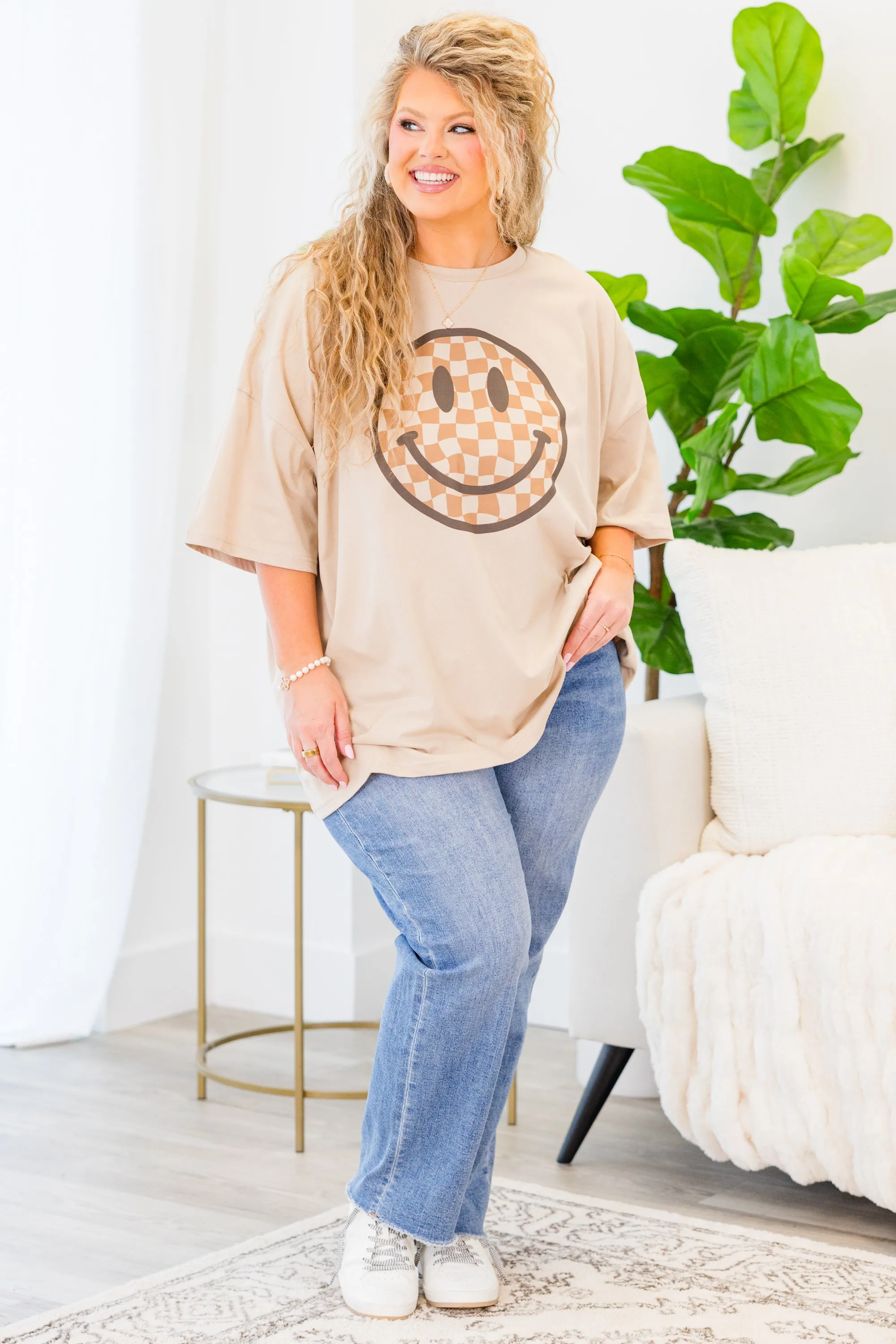 Checkered Smiley Boyfriend Tee, Light Mocha