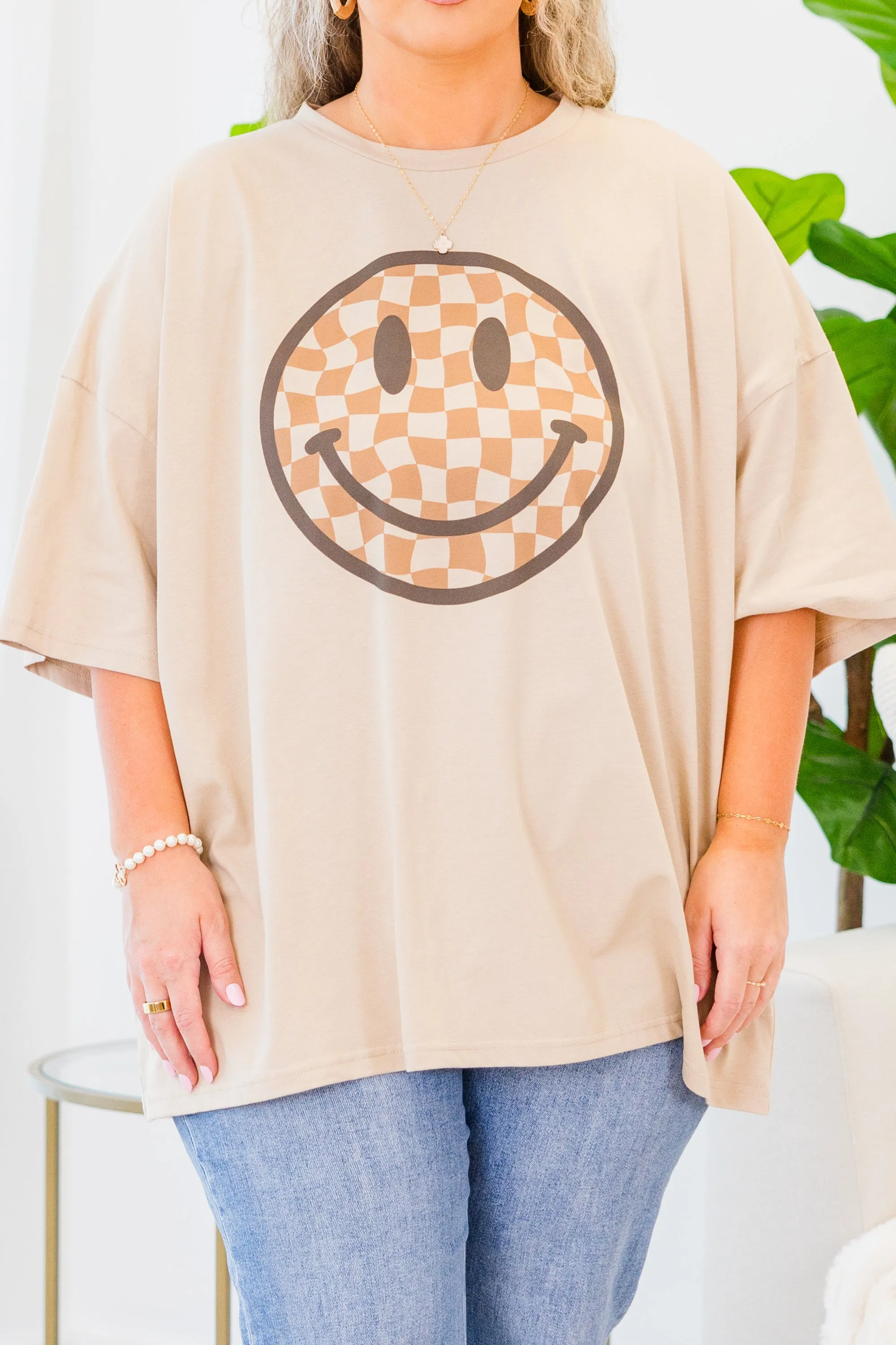 Checkered Smiley Boyfriend Tee, Light Mocha