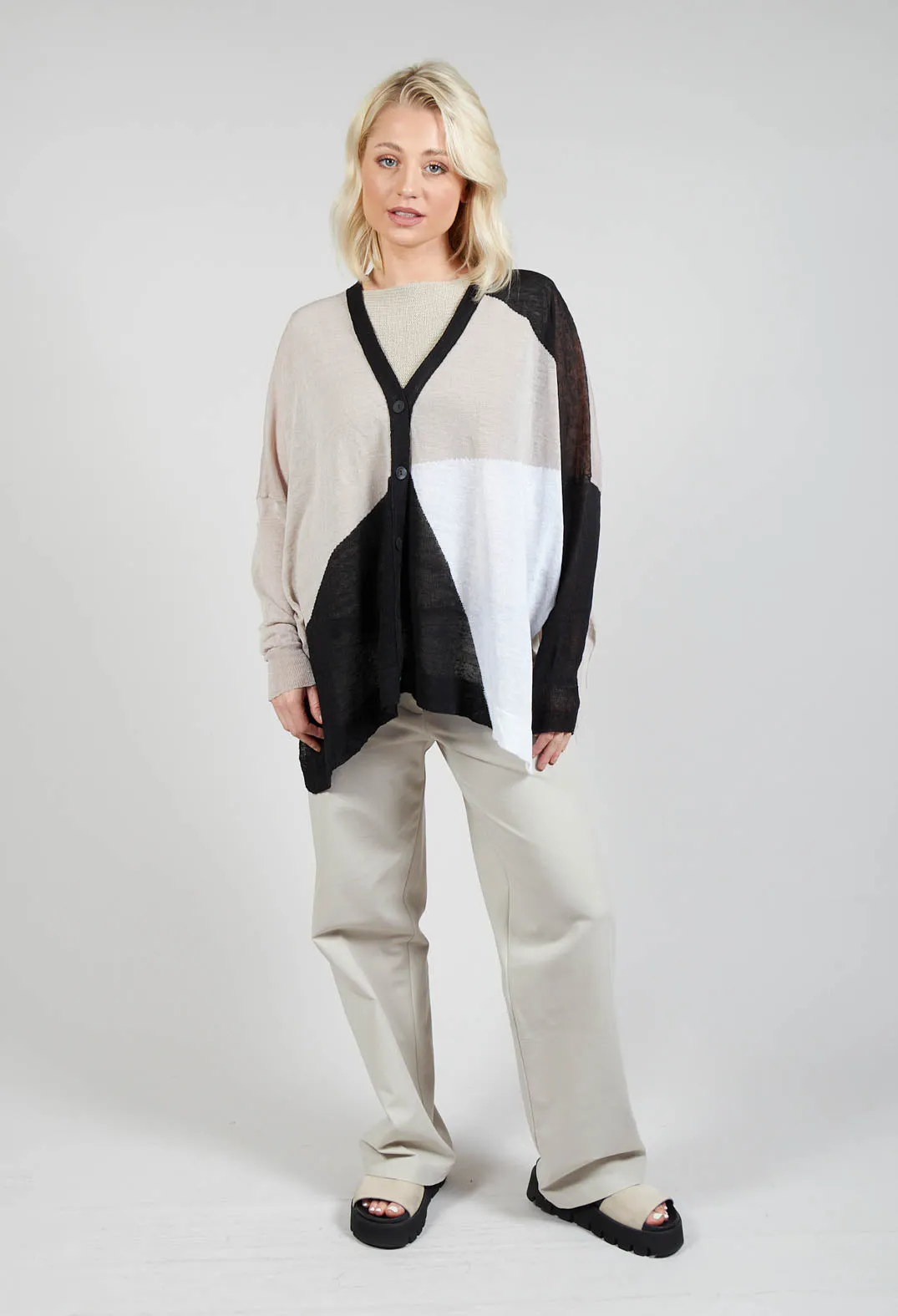 Lightweight Cardigan in Mastic Design