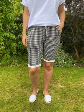 Printed Dogtooth Jogger Shorts