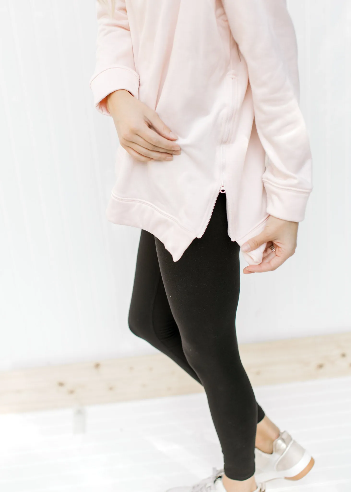 X Dawnes Zipper Sweatshirt  in Blush